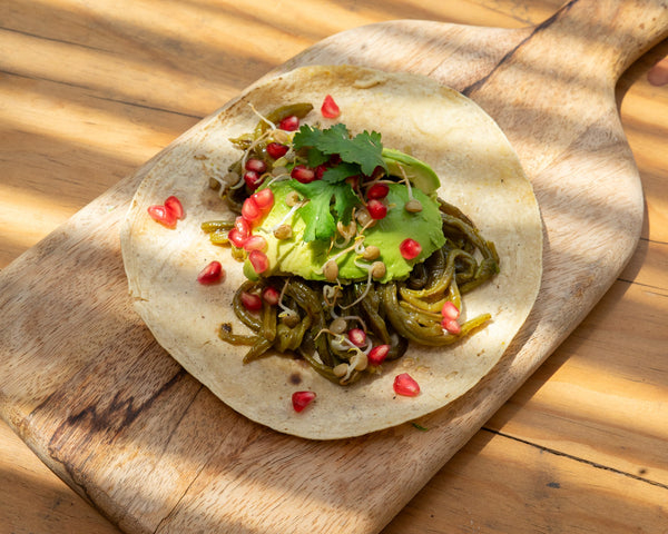 Taquitos de nopales con aguacate