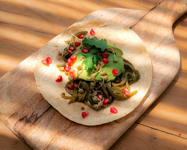 Taquitos de nopales con aguacate